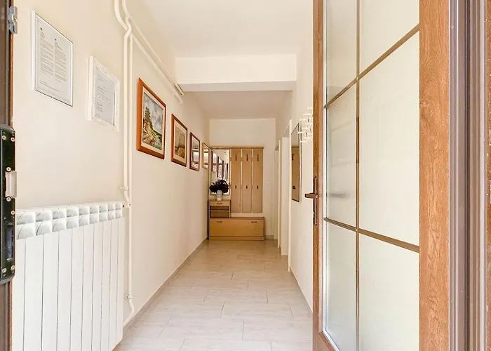 Romana 1 * Novigrad Istria